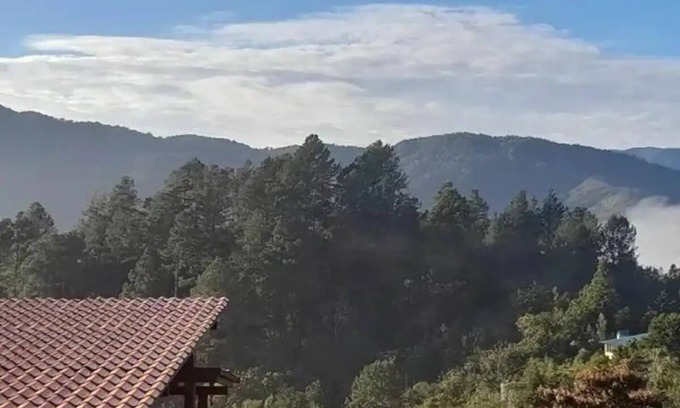 Bouvet Island Villa | Villa Cantar de Otoño. Un paraíso entre las montañas.
