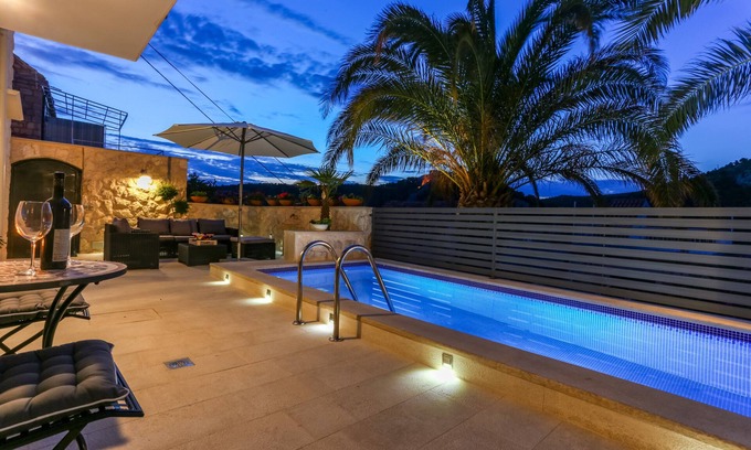 Hvar Old Town Apartment | Villa Capitis in the Centre with deluxe pool