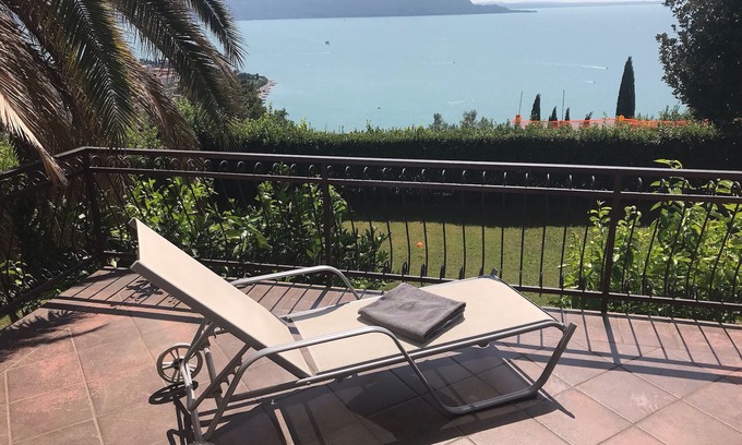 Toscolano Maderno House | Villa Carolin -top location, panoramic view, small pool and 3000sqm for children