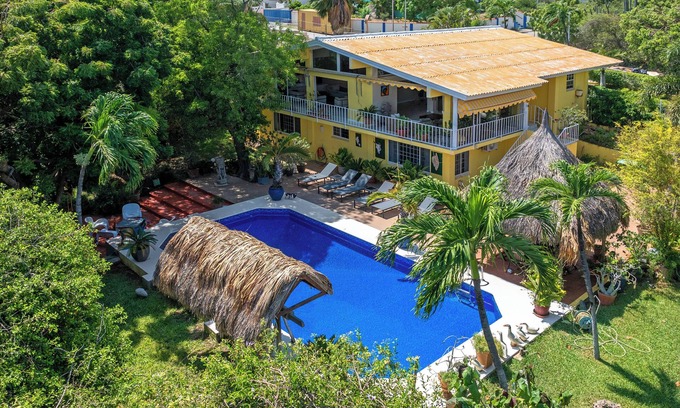 Cas Grandi Villa | Villa Cas Grandi met Curaçaose Hofi Vakantievilla Curacao Voor 4-10 Personen