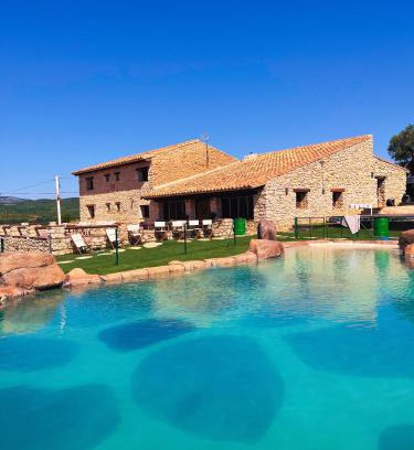La Salzadella Villa | Villa con piscina, campo fútbol y pádel