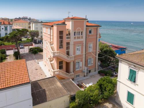 San Vincenzo Villa | Villa Corallo
