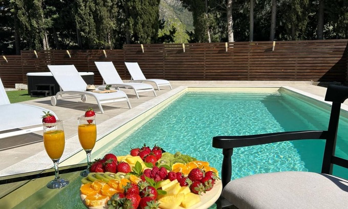 Castellammare del Golfo House | Villa DeLux with Mountain View, Heated Whirlpool, Garden & Wi-Fi