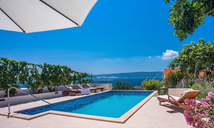 Stanici Villa | Villa Dasianda - only 90 m from the beach, private 30msq heated pool