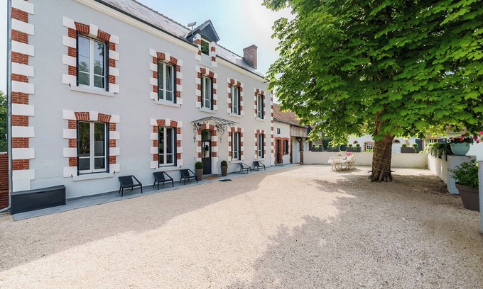 Langon Villa | Villa de Nocfond, rural luxury 2 hours from Paris with jacuzzi, sauna, swimming pool, air conditioning