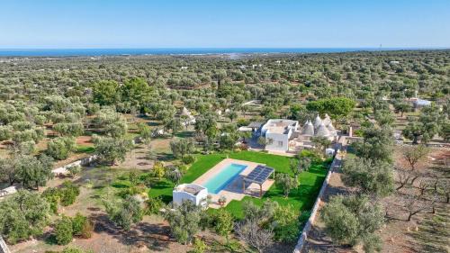 Carovigno Villa | Villa Del Capitolo Con Trullo By Raro Villas