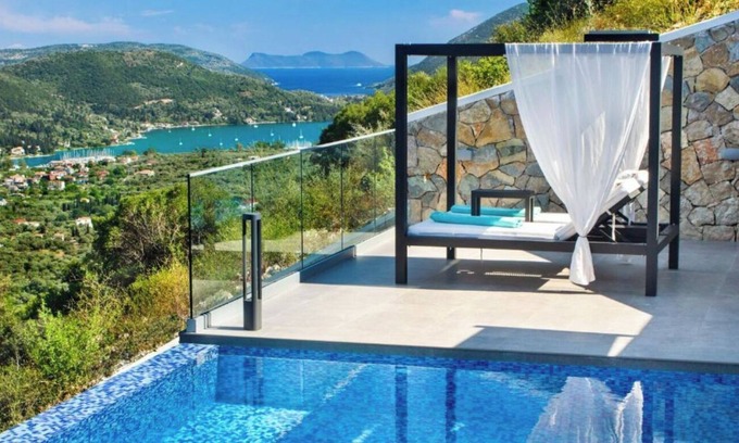 Nidri Villa | Villa "Desun Suites Green" with Private Pool, Sea View and Garden