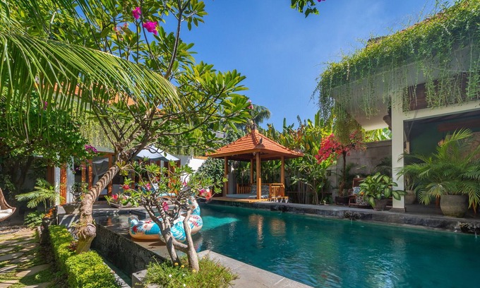 Gerokgak Villa | Villa Dewi Parwati, Bali - A dreamy holiday home! 100mtr from the Bali Sea!