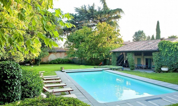 Bornato House | Villa Diodoro: An elegant and welcoming two-story ancient house located in a small hamlet in the heart of the Franciacorta, with Free WI-FI.