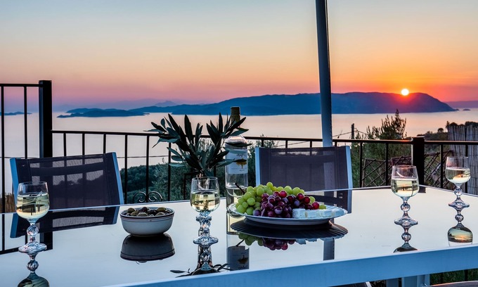 Glossa Villa | Villa DISI with private pool at the best prices.