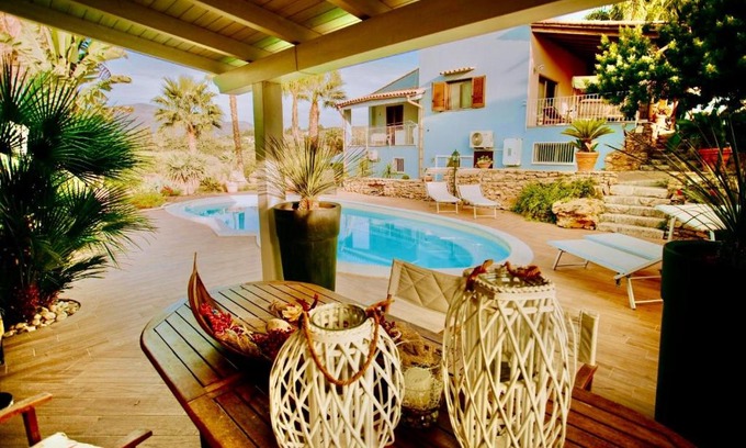 Trappeto Villa | Villa Dora con piscina