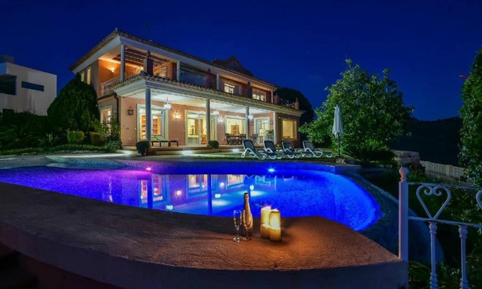 Empedrola Villa | Villa Eden - Plusholidays