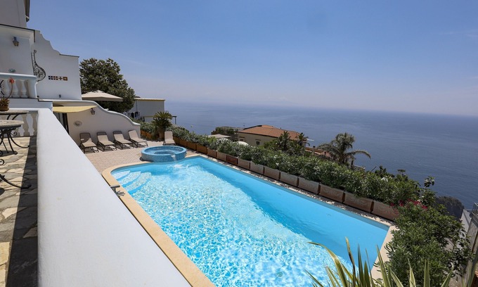 Conca dei Marini Villa | Villa Elena is a prestigious villa with a pool and suggestive sea view.
