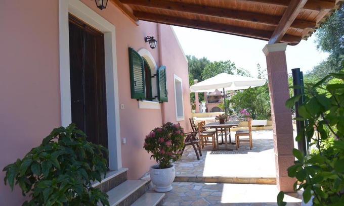Agios Spyridon Corfu House | Villa Eleni Peritheia BY CorfuEscapes