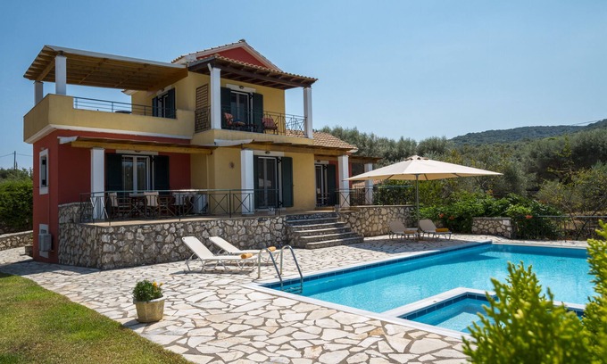 Meganisi House | Villa Eleni | Private Pool & Sea View | Sleeps 6 people