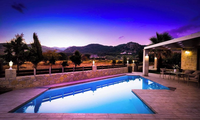 Nopigia Villa | Villa Elenitsa - Stylish Property Just 200m from Beach & Restaurants