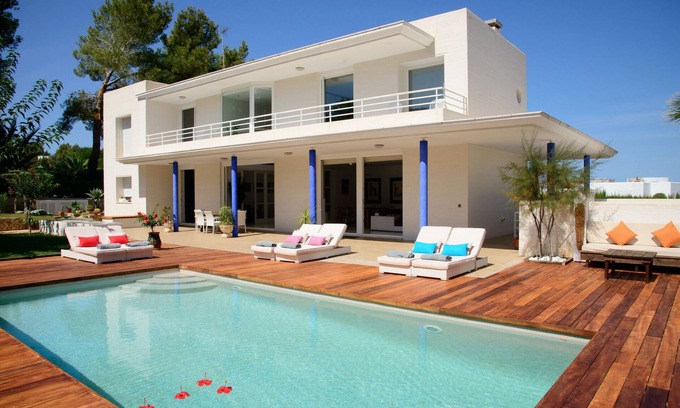 San Antonio Bay Villa | Villa just steps away to San Antonio bay and the beach