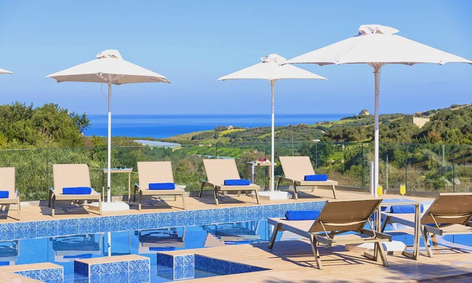 Episkopi Villa | Villa Etesians with Heated Pool and Jacuzzi