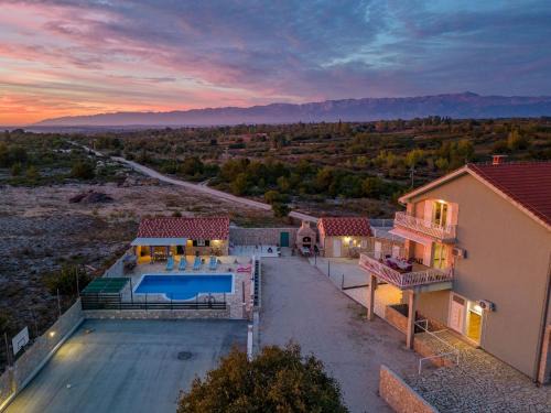 Benkovac Villa | Villa Fenix ZadarVillas