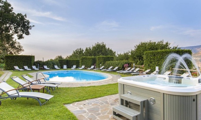 Colli di Fontanelle Villa | Villa Fontanella - Modern villa with pool and Jacuzzi