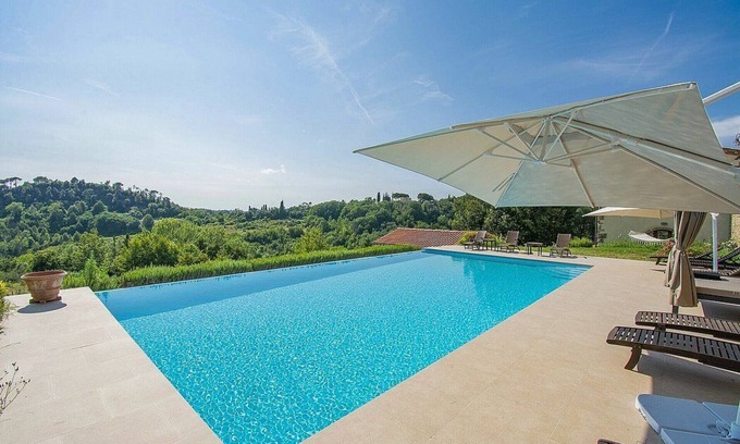 Palaia Villa | Villa Frediana: A characteristic and welcoming two-story villa situated in the heart of the Tuscan countryside, with Free WI-FI.