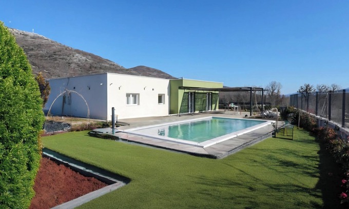 Central Dalmatia Villa | Villa Gariful - Sleeps 10 - Pool - HotTub - PetsOK