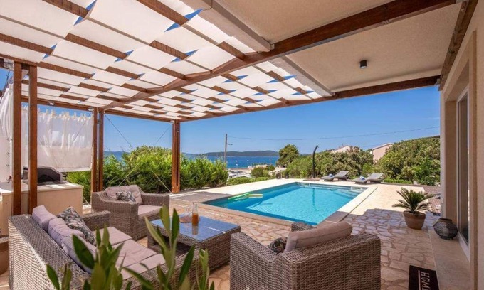 Ugljan House | Villa Gellia Seafront Ugljan
