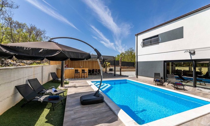 Dobrinj Villa | Villa George with a heated swimming pool