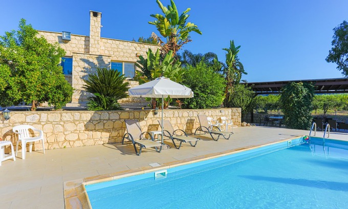 Goudi Villa | Villa Georgios Rafaela: Secluded, pool, Wifi, A/C, sleeps 10