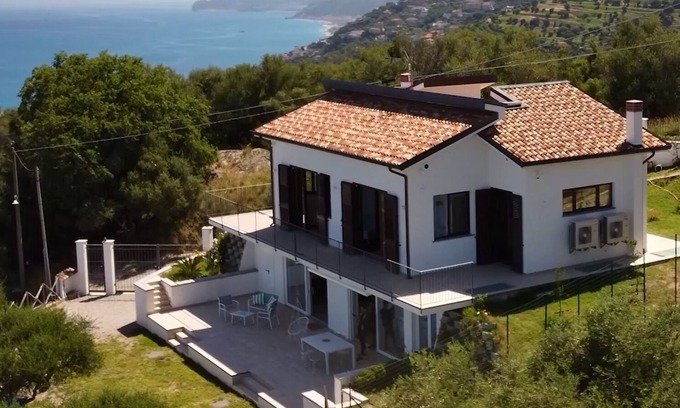 Capo d'Orlando Villa | Villa Giardino degli Ulivi, a modern Sicilian Villa with a breathtaking view