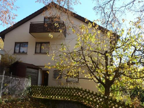 Calw House | Villa Goncalves, Komplette Wohnung mit Parkplatz und Wallbox vor der Tür