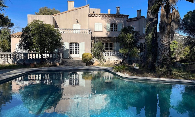 Eoures Villa | Villa Grand Cédre - Family house with infinity pool, garden 4000m2.