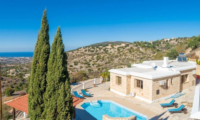 Peristerona Villa | Villa Heaven - Three Bedroom Villa, Sleeps 7