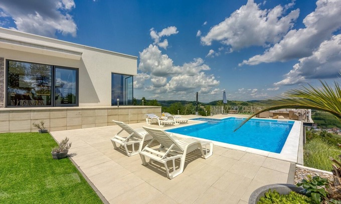 Bosanska Krupa Villa | Villa Hills with Private Pool