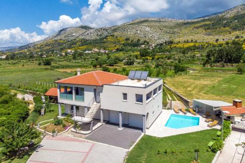 Tugare Villa | Villa Honey with private pool, near Split