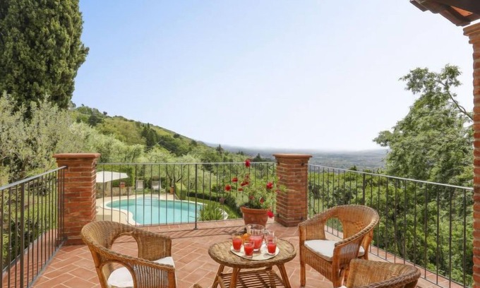 Margine Coperta-Traversagna House | Villa I Cipressi by Interhome