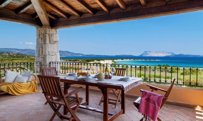 Luddui Villa | Villa "Ida Isuledda" with Pool, Garden & Wi-Fi