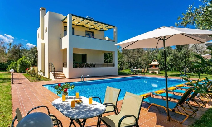 Pyrgos Psilonerou Villa | Villa Ilos by Villa Plus