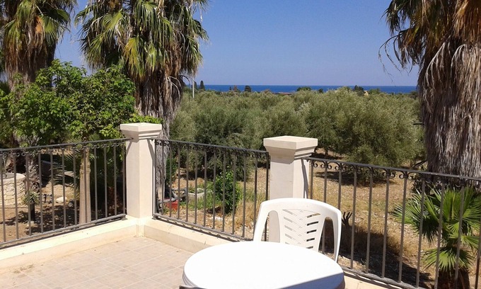 Avola Villa | Villa immersed in olive grove of camphor to 1. 5 km from the beach