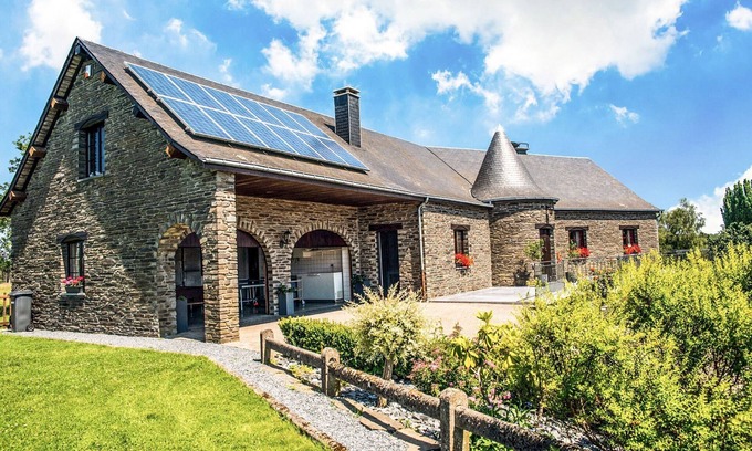 Bievre Villa | Villa in Biטvre with garden