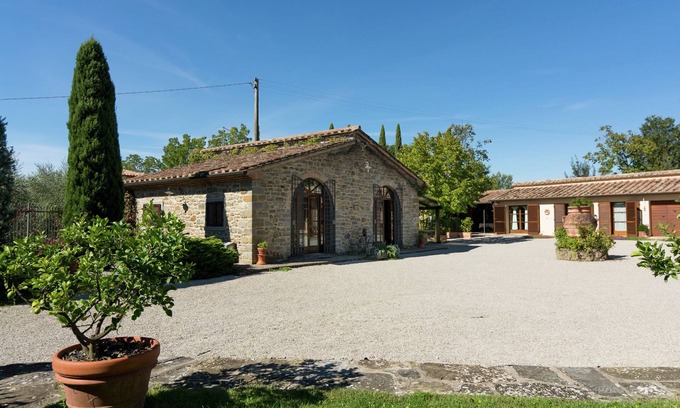 Cortona House | Villa in Cortona near Beach & Golf Courses