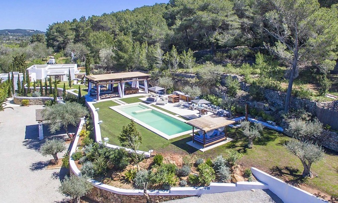 Santa Eulalia del Rio Villa | Villa in Santa Eulària Des Riu with 4 bedrooms sleeps 8