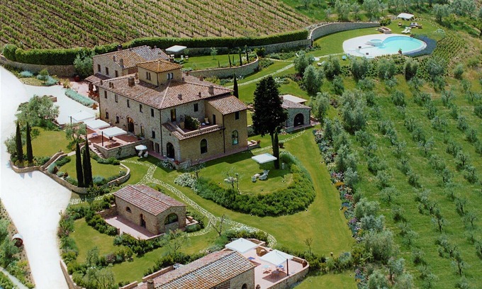 San Pietro in Bossolo Villa | Villa in Tavarnelle Val Di Pesa with 10 bedrooms sleeps 20