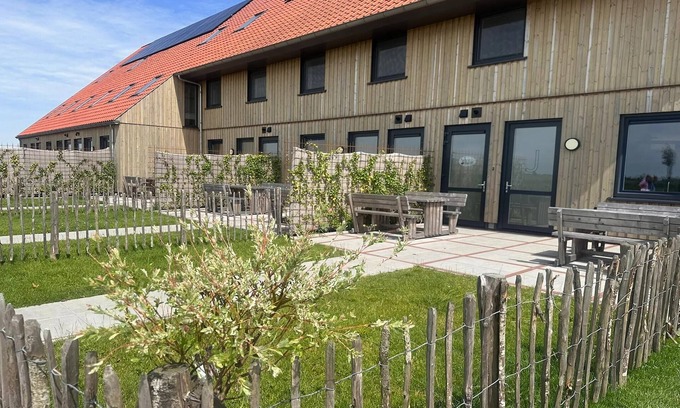 Leons House | Villa in Leons with Sloop Rentals
