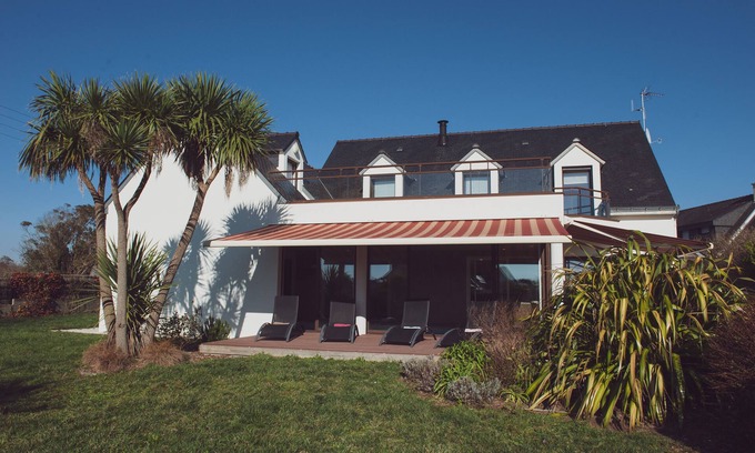 Kerherou Villa | Villa in Moëlan sur Mer, 10-12 p sea view with indoor pool, South Finistère