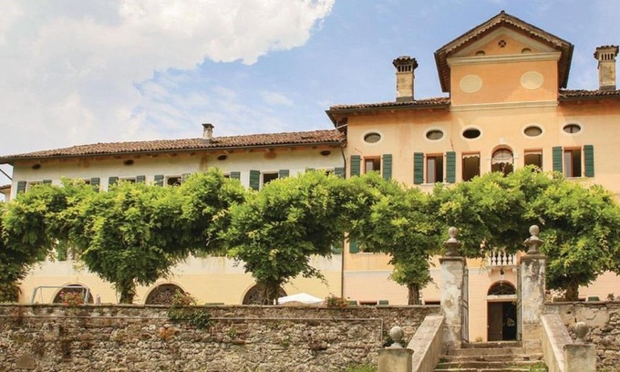 Santa Giustina Apartment | Villa in Valbelluna with Pool & Dolomite Views