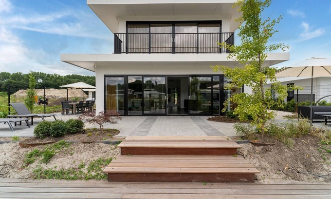 Zeewolde Villa | Villa in Zeewolde near Flevostrand Beach