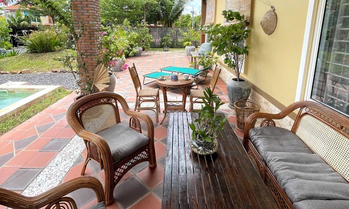 Kampot Villa | Villa individuelle climatisée avec piscine et jardin exotique à Kampot Cambodge