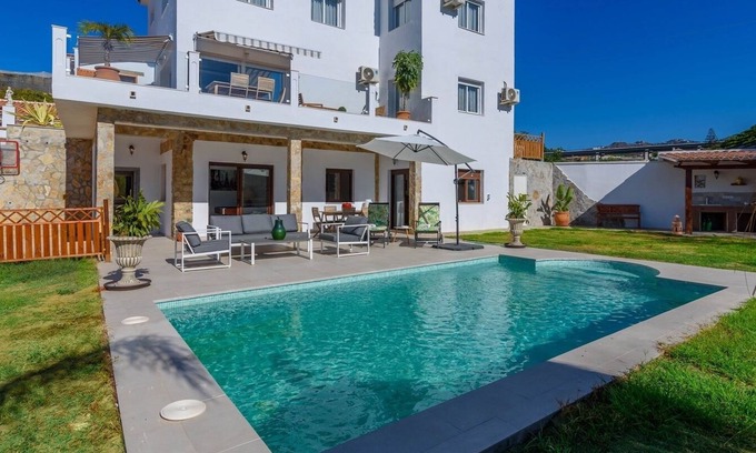 Mezquitilla Villa | Villa Isabel Vélez-Málaga by Ruralidays