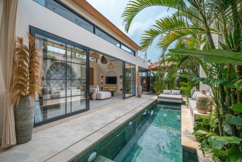 Cemagi Villa | Villa Isly - Stylish 2BR Villa with BBQ, Rooftop and Beach Nearby